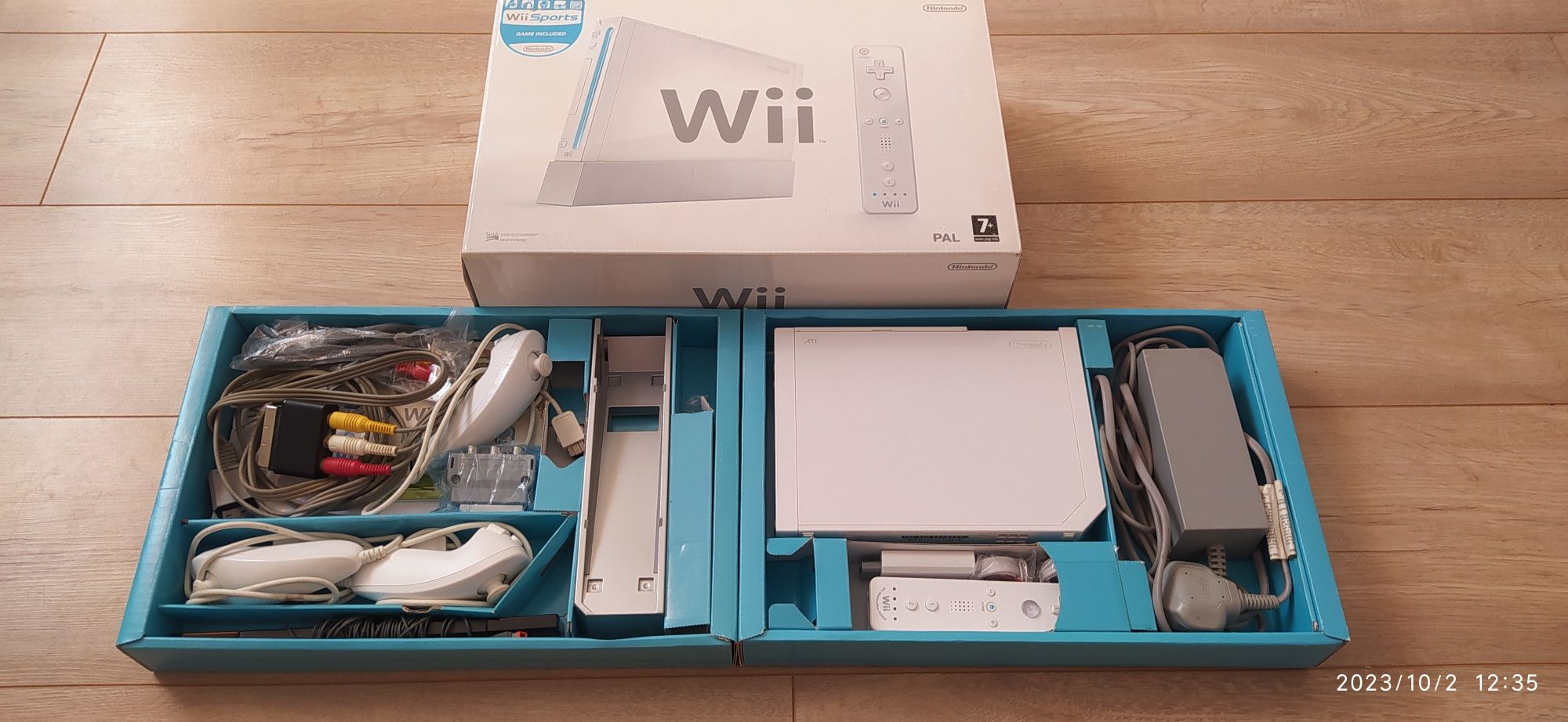 Konsola Nintendo Wii UK PAL w oryginalnym pudełku + Wii Sports / Mario