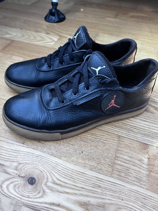 Чорні підліткові чоловічі  туфлі Jordan, шкіряні , 38 розмір