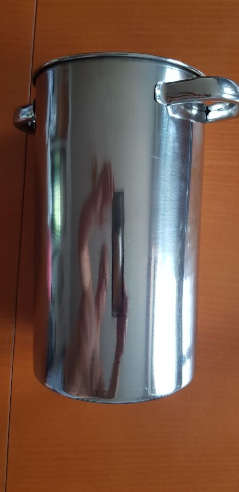 Pojemnik na lód do chłodzenia napoi alkoholi nowe polecam super sprawa