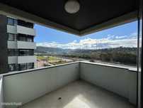 Apartamento T0 com lugar de garagem em zona da Quinta da Portela