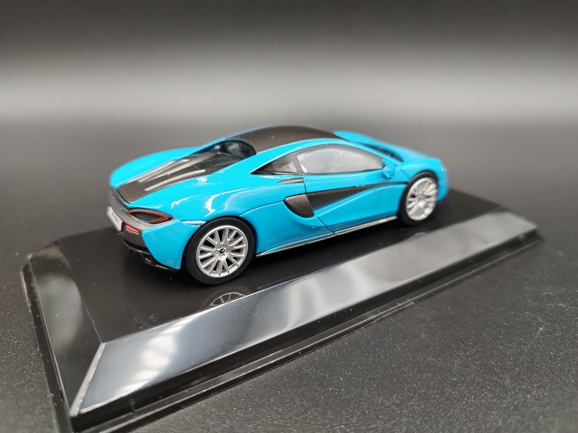 1:43 Altaya 2016 McLaren 570S Coupe model