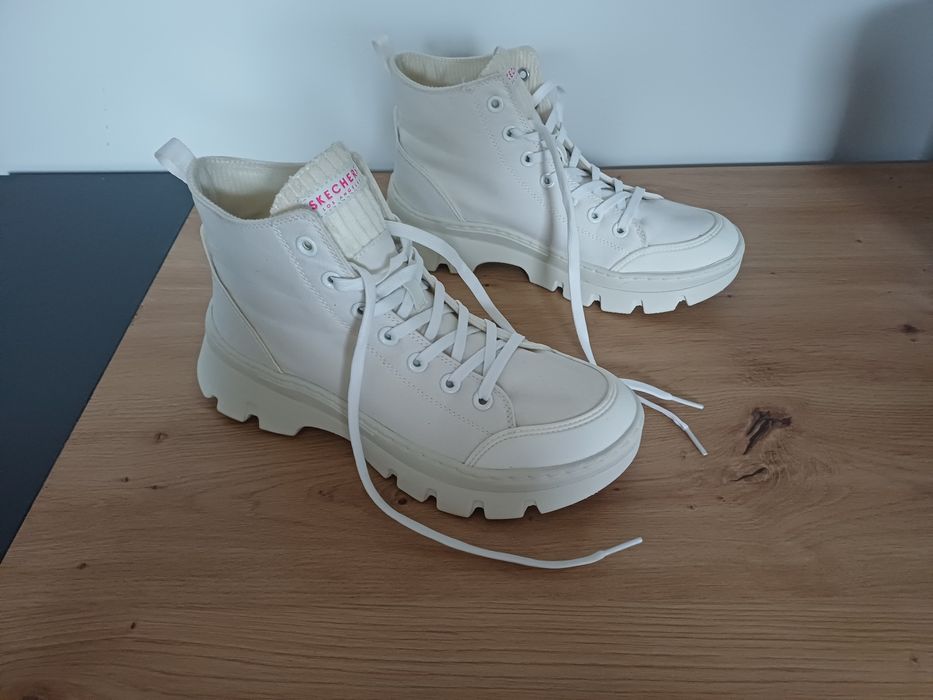 Buty Skechers rozmiar 40 trapery wysokie Ultra lekkie trampki jak nowe
