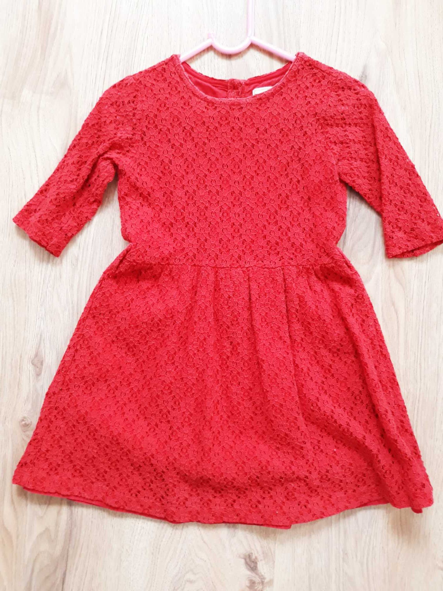 Sukienka czerwona koronkowa 4-5lat,110