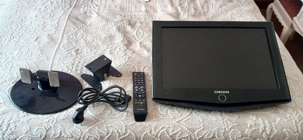 Tv Samsung de quarto ou cozinha