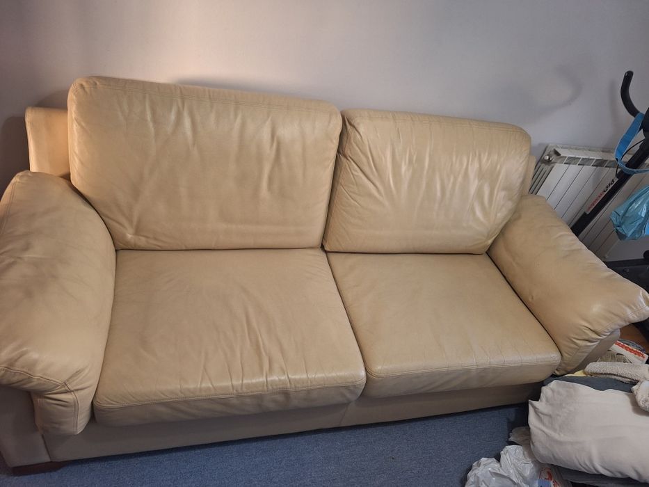 Sofá de pele( Sofá cama)