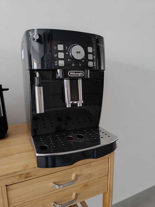 Máquina de Café Delonghi Magnifica S