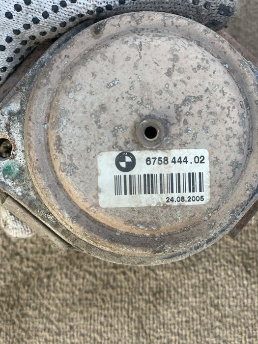 Подушки двигуна м57 х5 е53