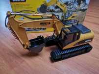 Máquina Escavadora RC HUINA 1535/1550 1/14 pá garra metálica Sons Luz