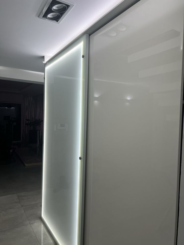 Drzwi biale polysk wymiary 234/102, z mechanizmem do drzwi przesuwnych