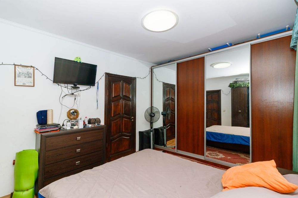 Продам будинок в осокорках по Садовій 96