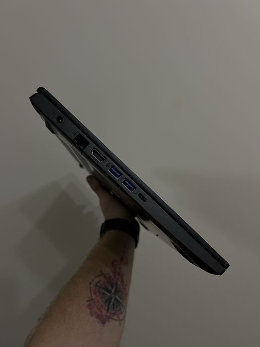 Топовий ігровий ноутбук Acer Aspire 7 в стані нового