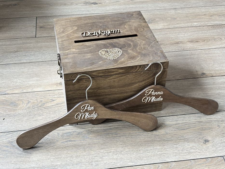 Skrzynka ślubna na koperty + dwa wieszaki