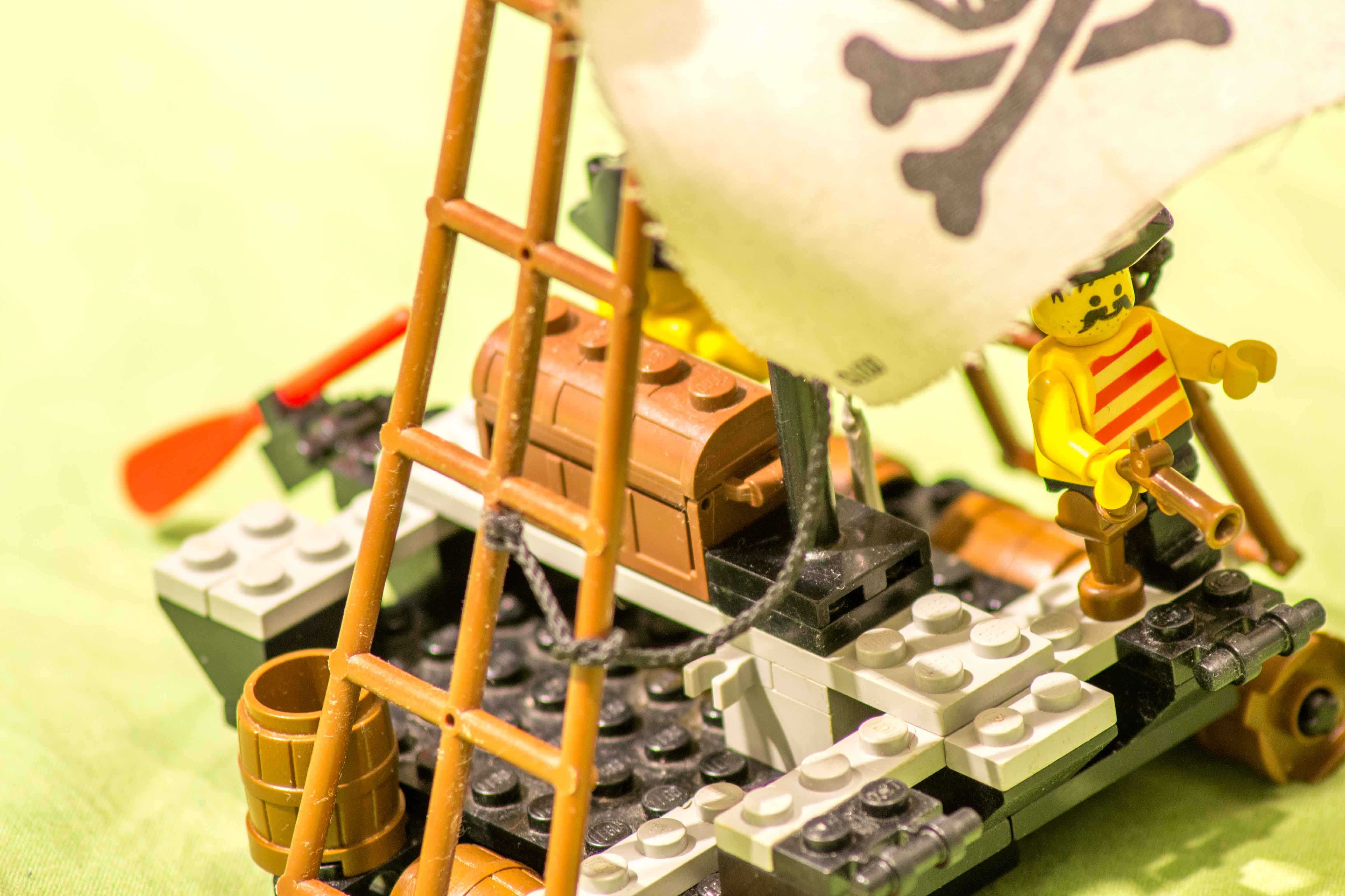 Lego 6261 Pirates Raft Raiders