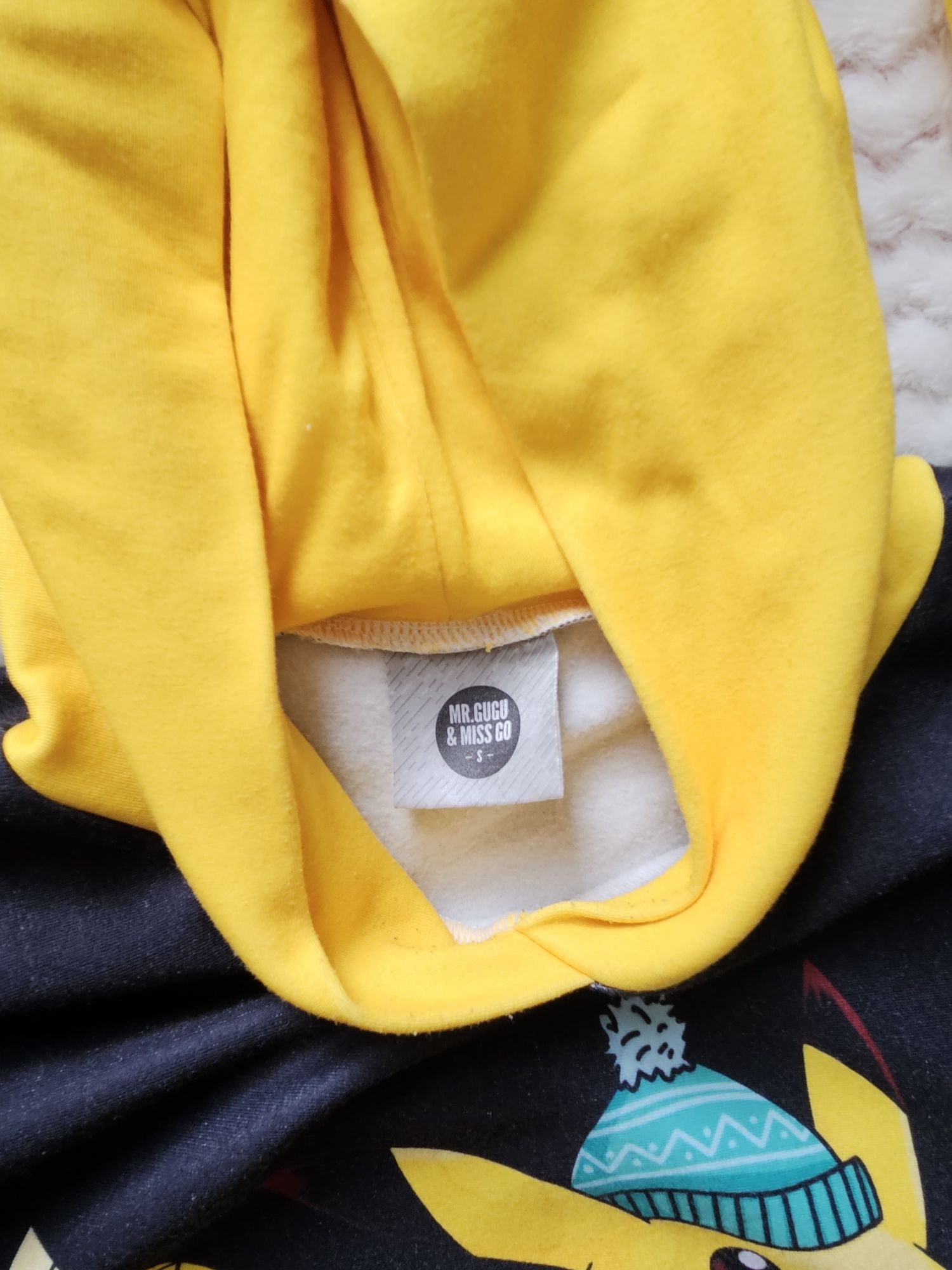 Bluza z kapturem z nadrukiem Pikachu