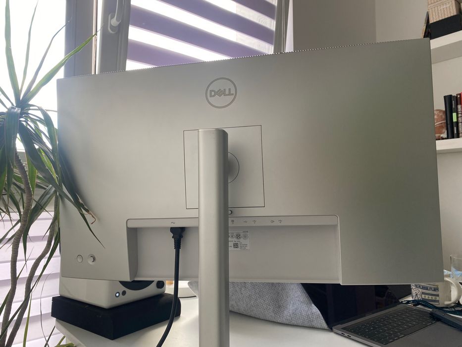 Monitor Dell U2724D USZKODZONY