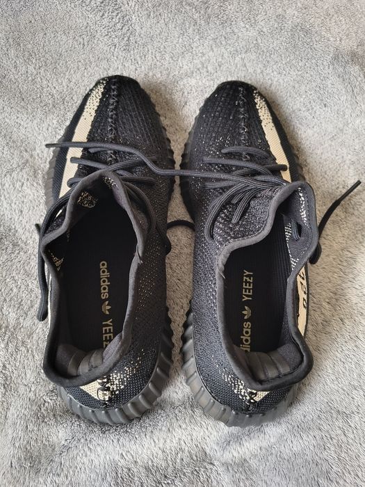 Adidas Yeezy Boost 350 V2 Core Black White 45 rozmiar