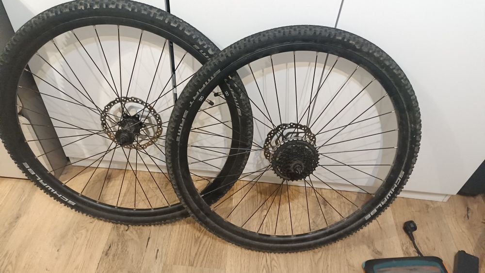 Komplet kół 28 cali pod tarcze prawie nowe