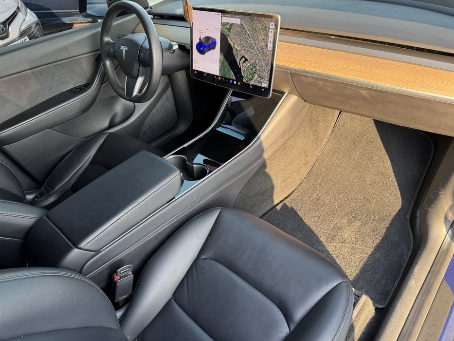 Продам TESLA Y Perfomance
