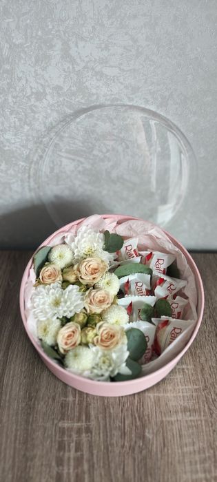 Квіти, квіткові композиції. Подарунки. День вчителя