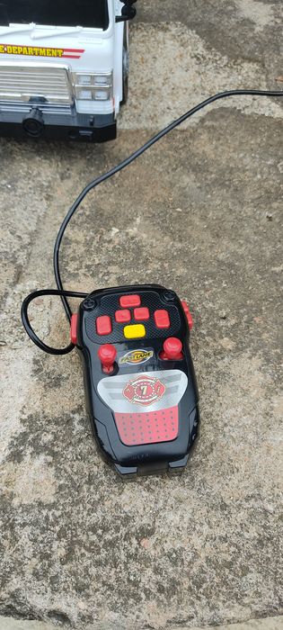 Fantástico Carro bombeiros com comando