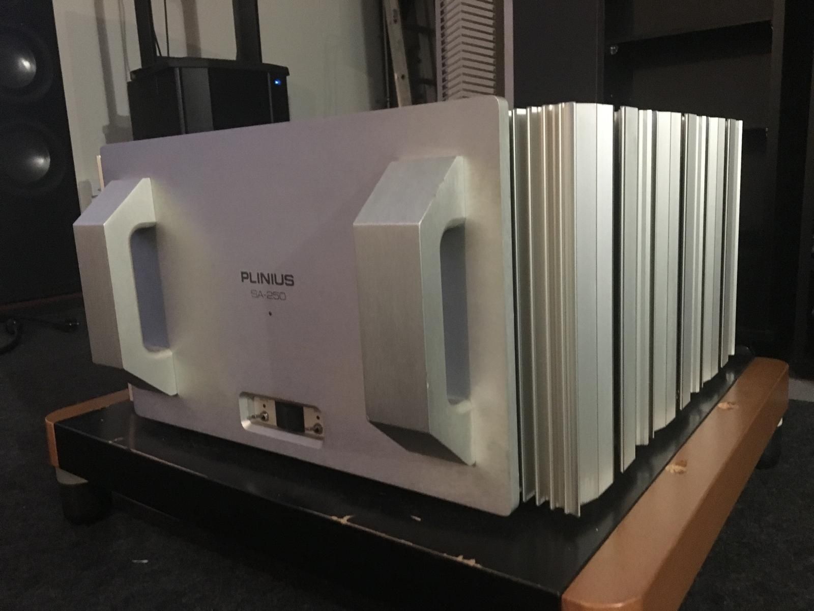 Power Amplifier - Amplificador de Potência  Plinius SA-250 MK IV