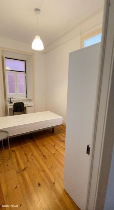 Quarto - localizado em Alcântara Lisbon