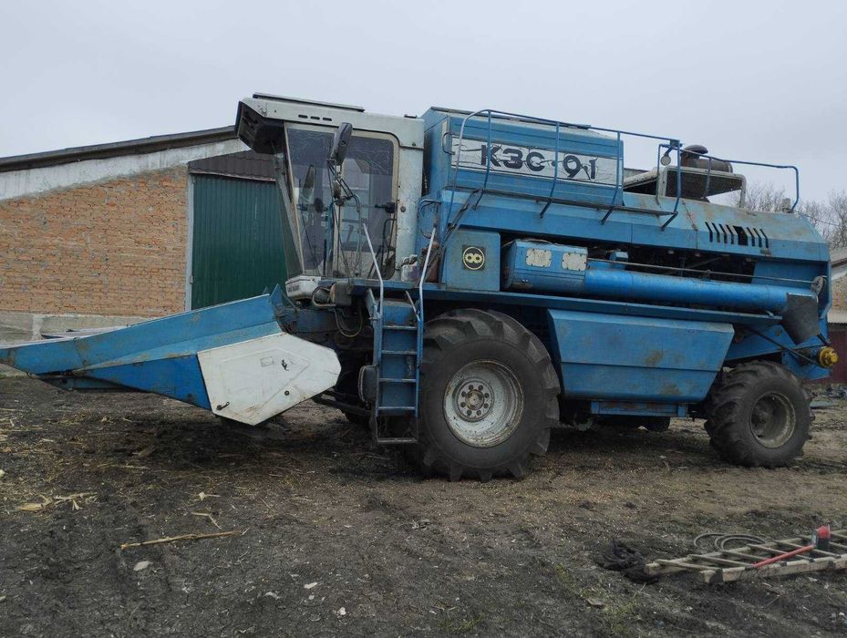 Комбайн КЗС-9-1 "СЛАВУТИЧ"
