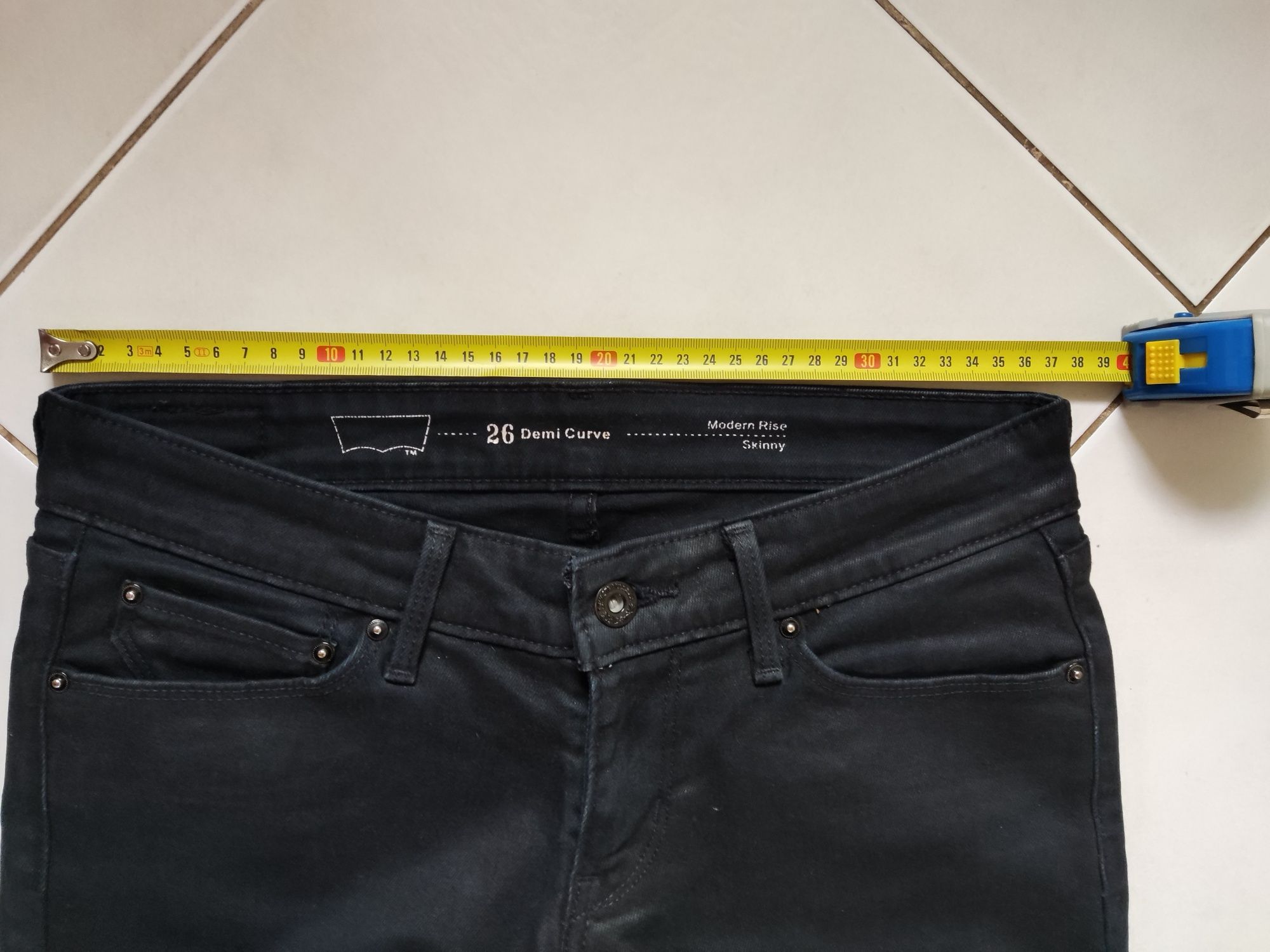 Spodnie jeansowe damskie firmy Levis W26L34