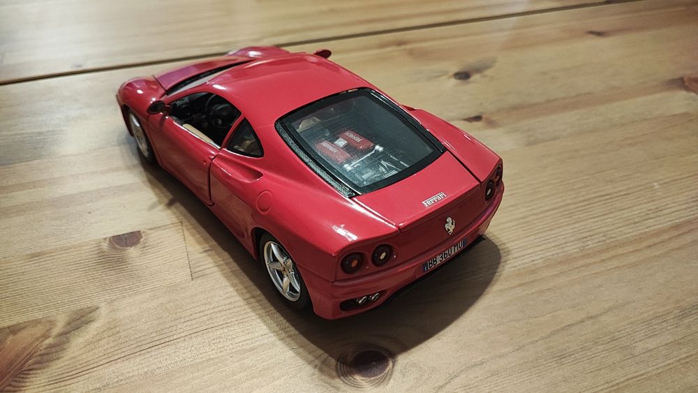 Model Ferrari 360 Modena 1999 Burago 1:18