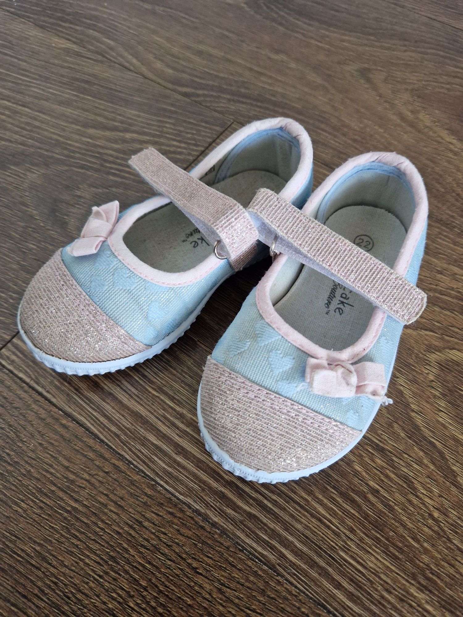 Buty dla dziewczynki r. 22 Deichmann