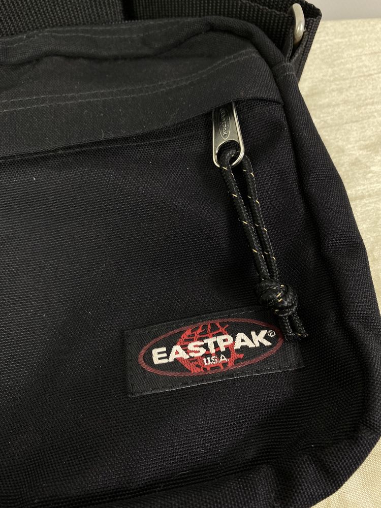 Мессенджер Eastpak