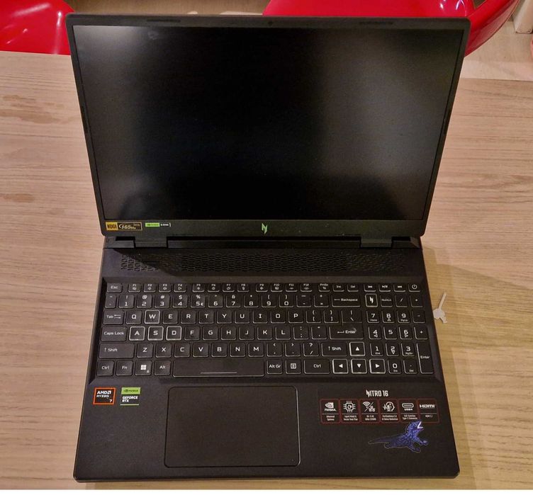 Uszkodzony Acer Nitro 16
