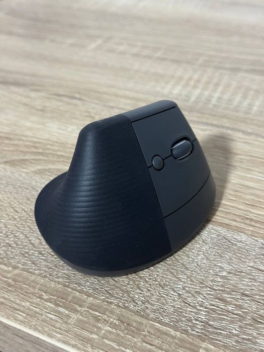 Бездротова миша Logitech Lift Ergonomic Vertical Graphite (910-006473)