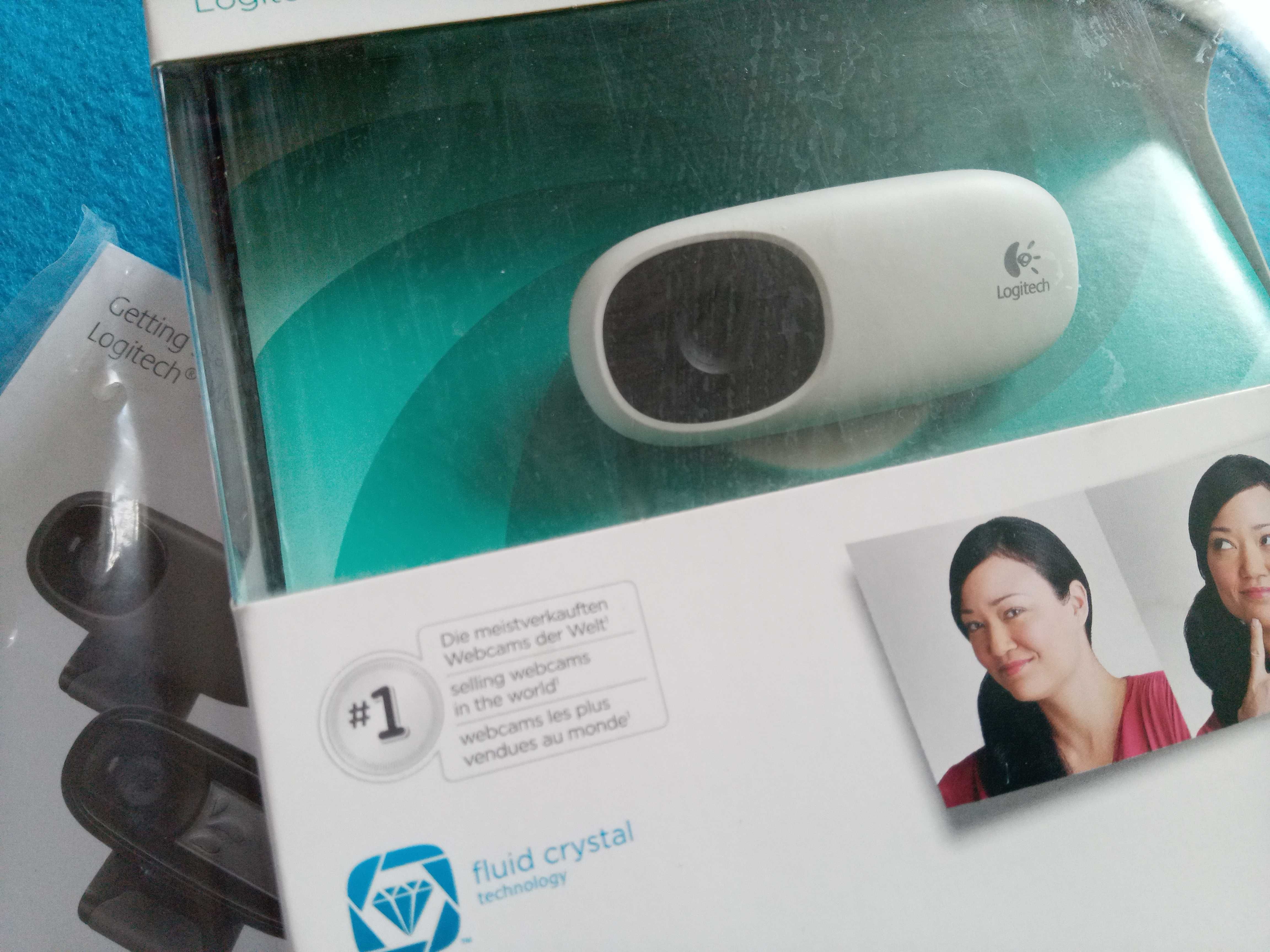 Практически новая в упаковке USB веб камера Logitech с микрофоном