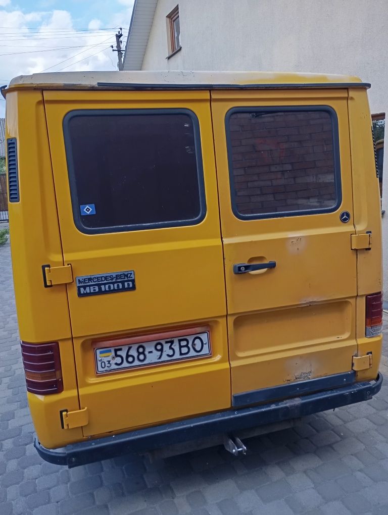 Продам Мерседес МВ 100