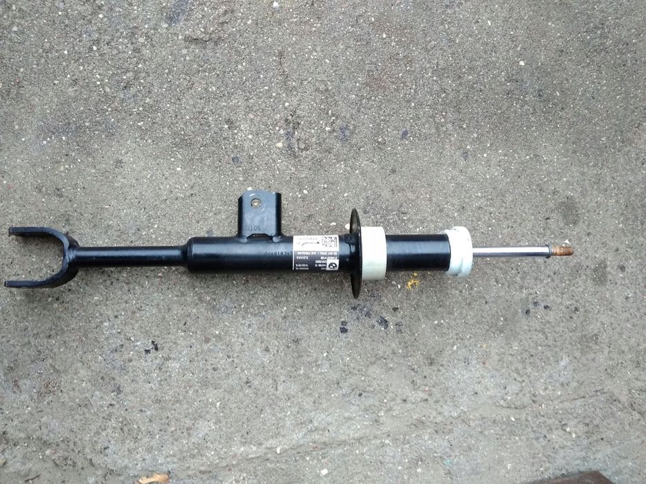 Amortyzator prawy przód BMW 5 G30 G31 6866600