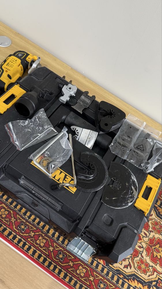 Urzadzenie oscylacyjne DeWalt DCS 365 multitool