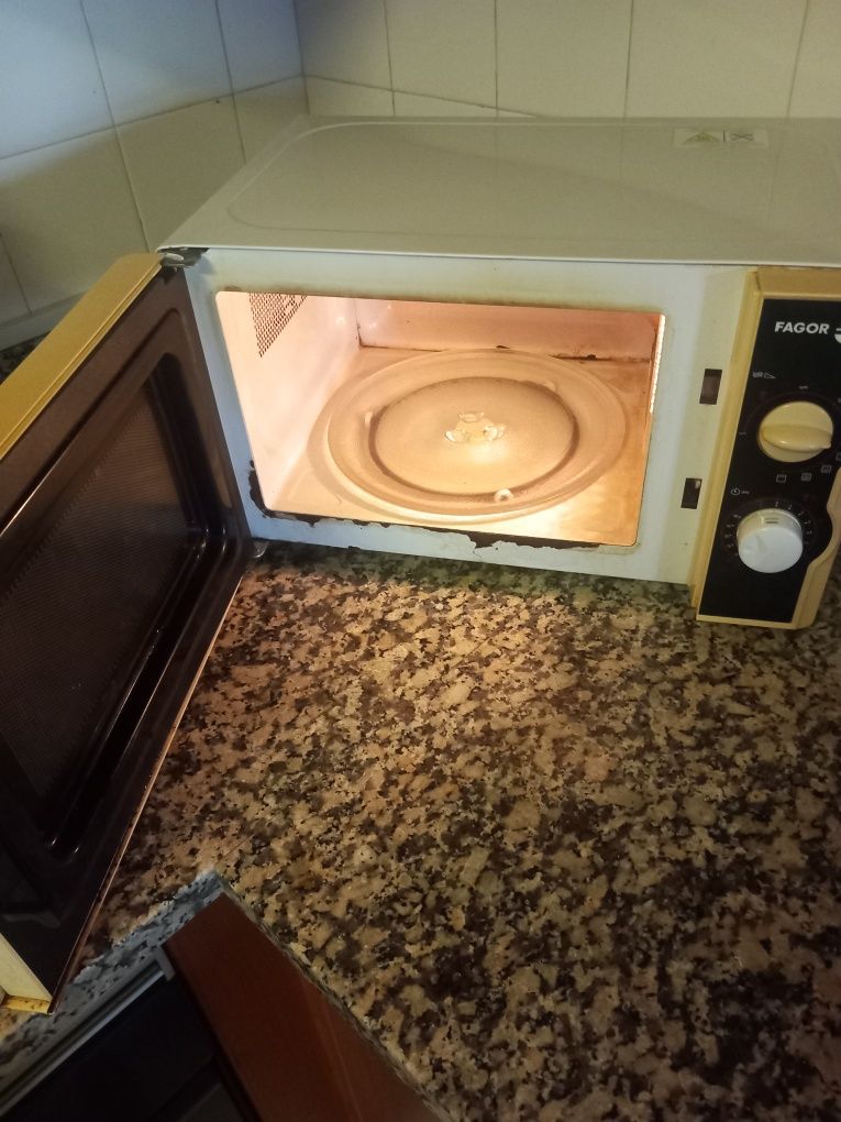 Microondas em bom estado