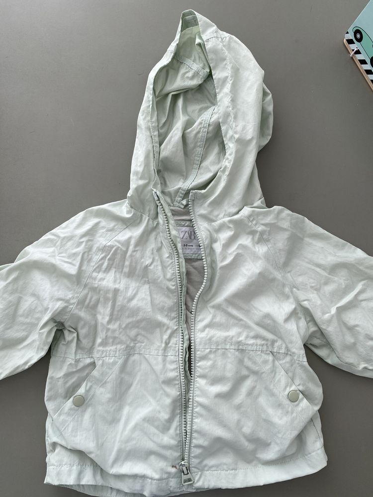 Miętowa cienka kurtka przeciwdeszczowa Zara 98
