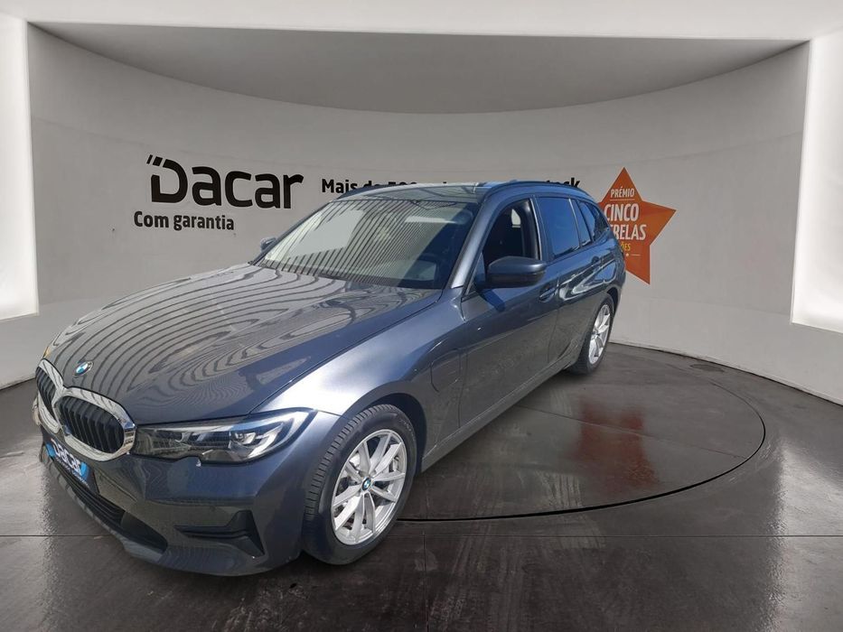 BMW 330 e Touring Auto