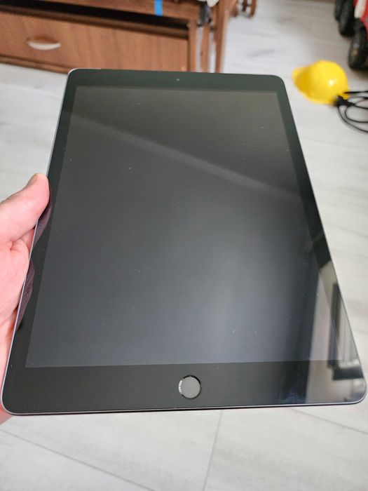 IPAD (7TH GEN.) 10.2’’, 128GB WI-FI+Cellular LTE, АКБ 100% 17цикл