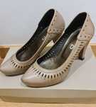 Sapatos com salto T.35