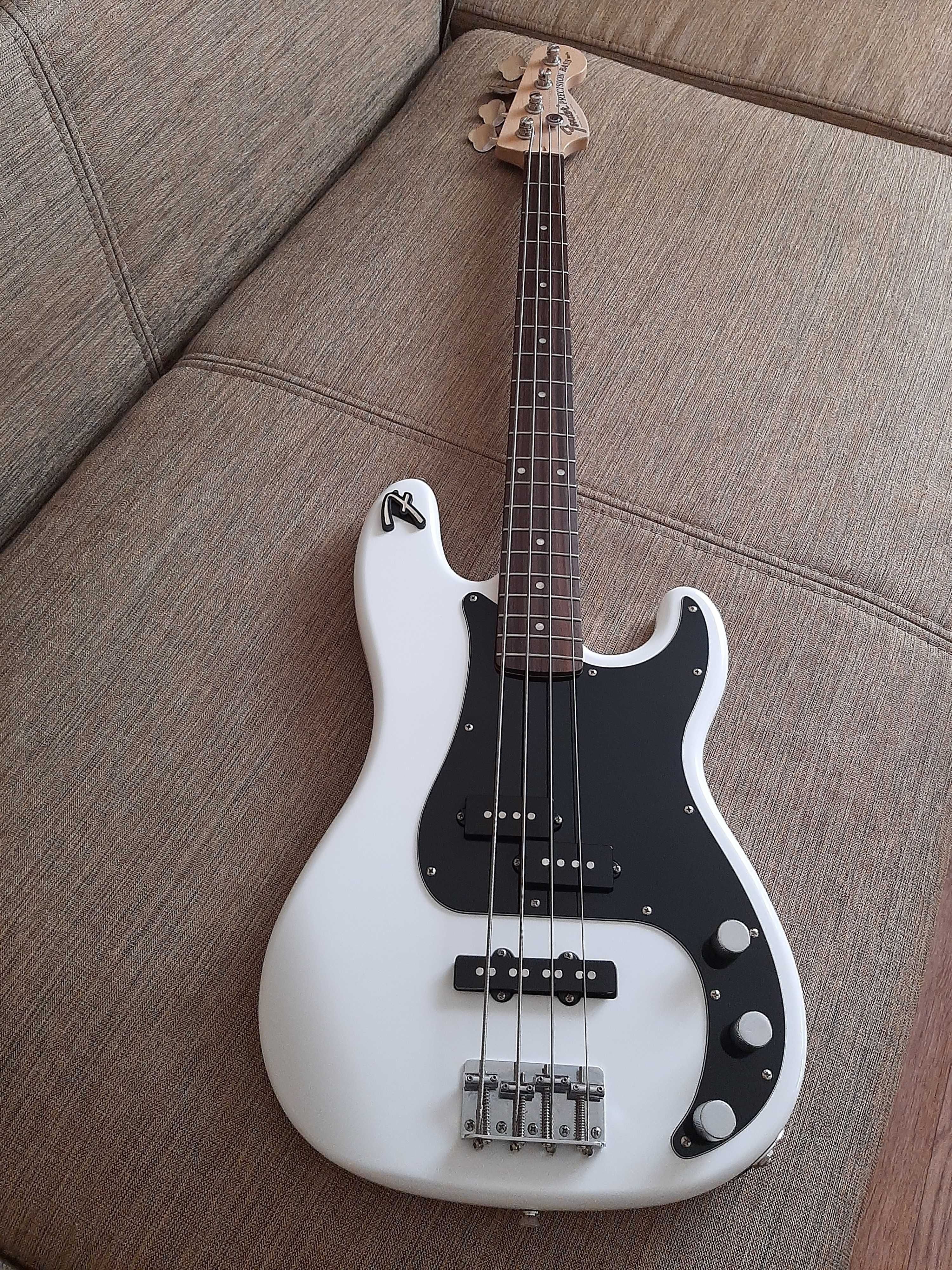 бас гiтара Esguire PJ Precision bass