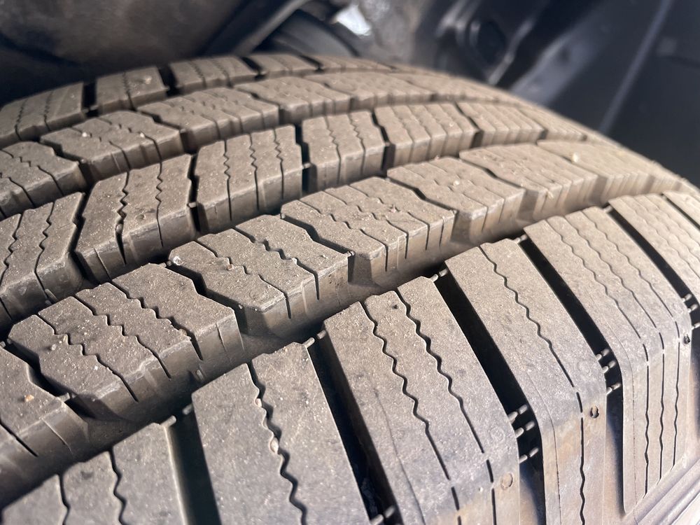 Продам шини mishelin defender ltx 235/60 R18
