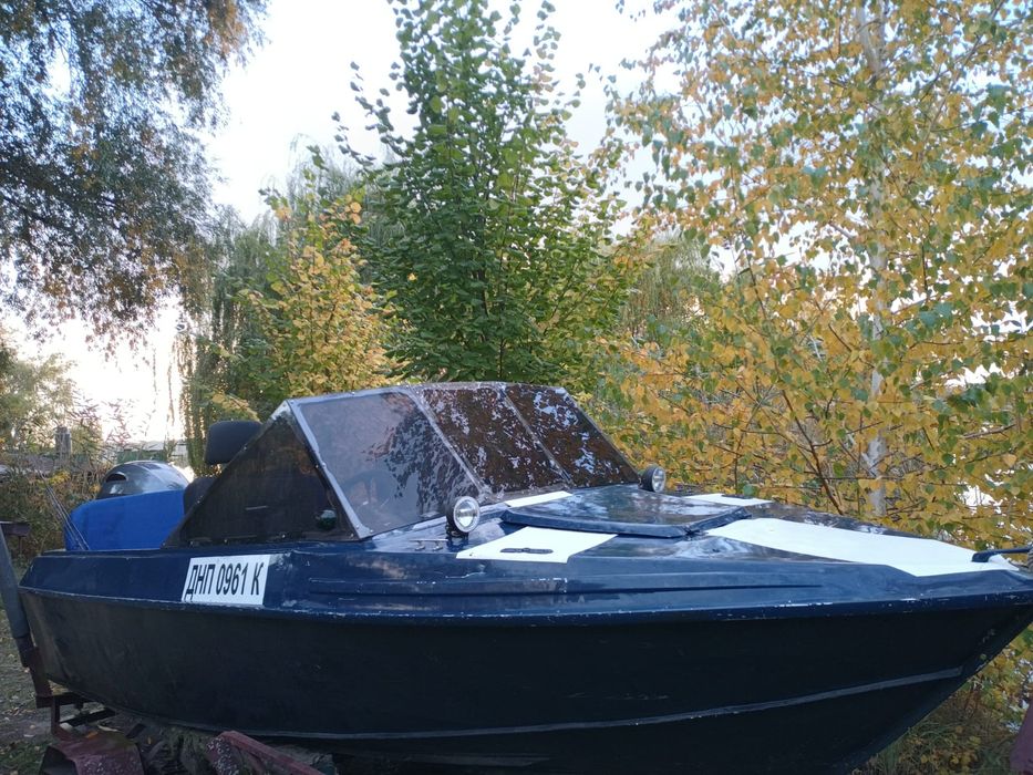 Продам човен  Крим 3.