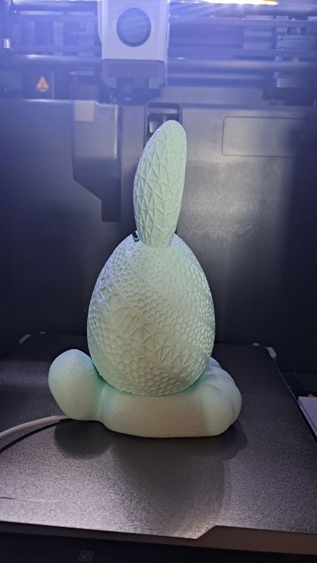 Ovo coelho – Mealheiro com Luz

Mealheiro em impressão 3D com