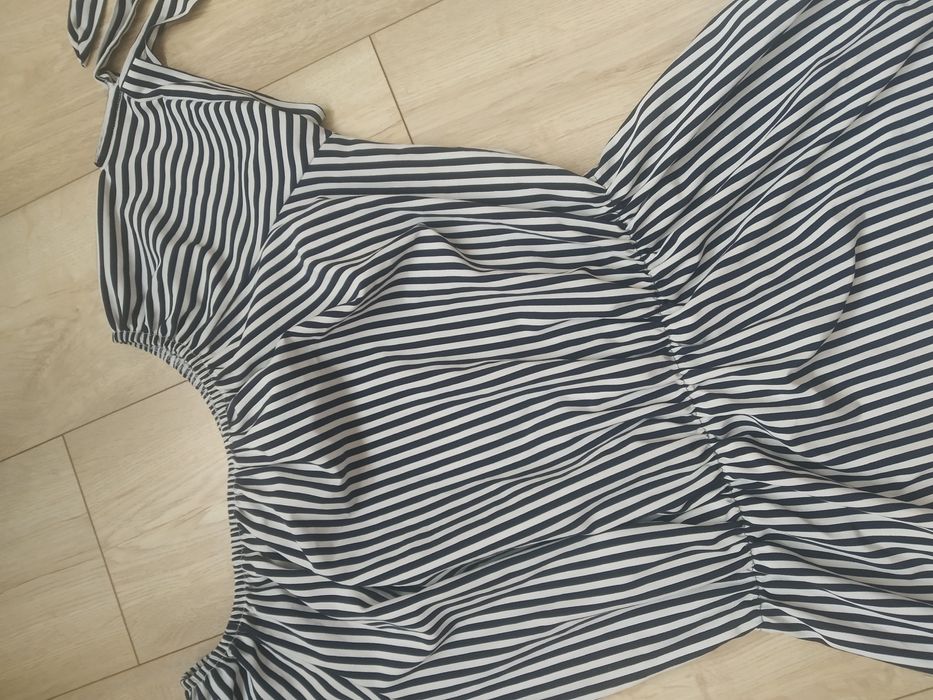 Sukienka czarno-biała