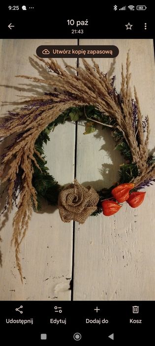 Wieniec na drzwi, z naturalnych, suszonych roślin.