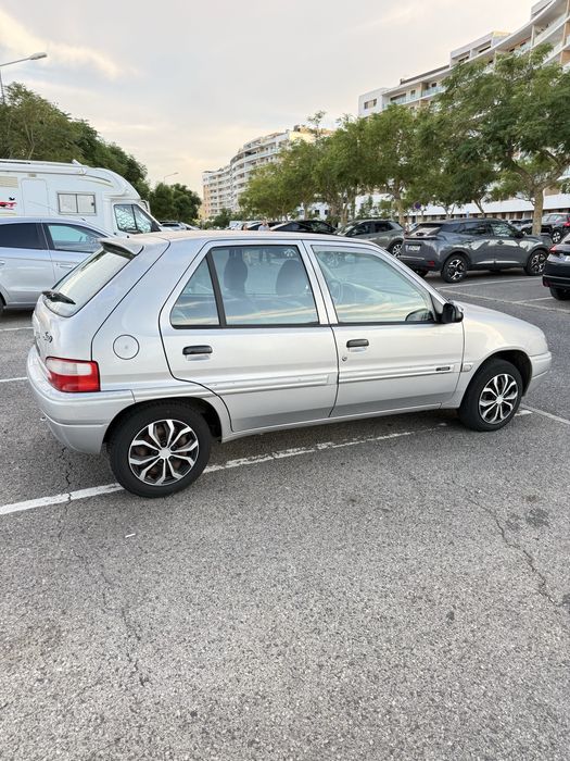 Citroen Saxo 1.1 | 2001 | 80mil km reais
