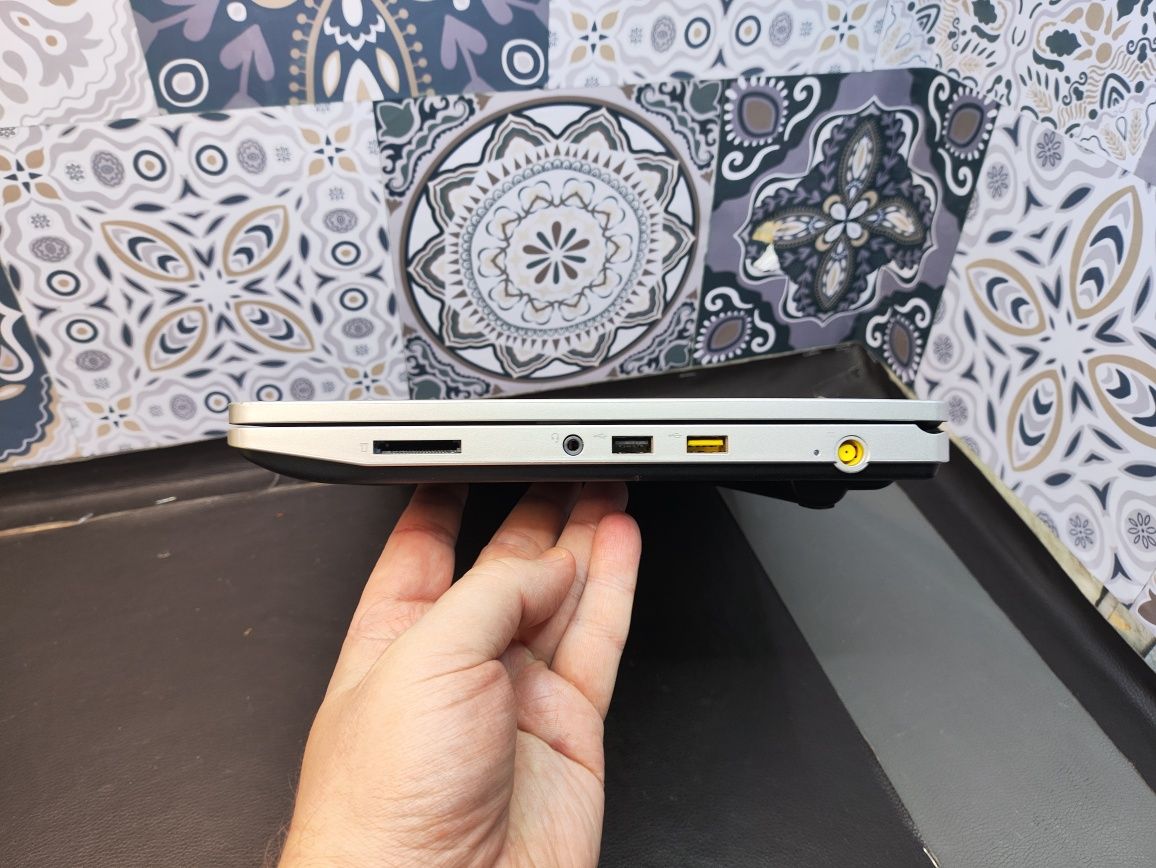 Lenovo ThinkPad Edge 13 AMD Turion II Neo K625 (13.3")